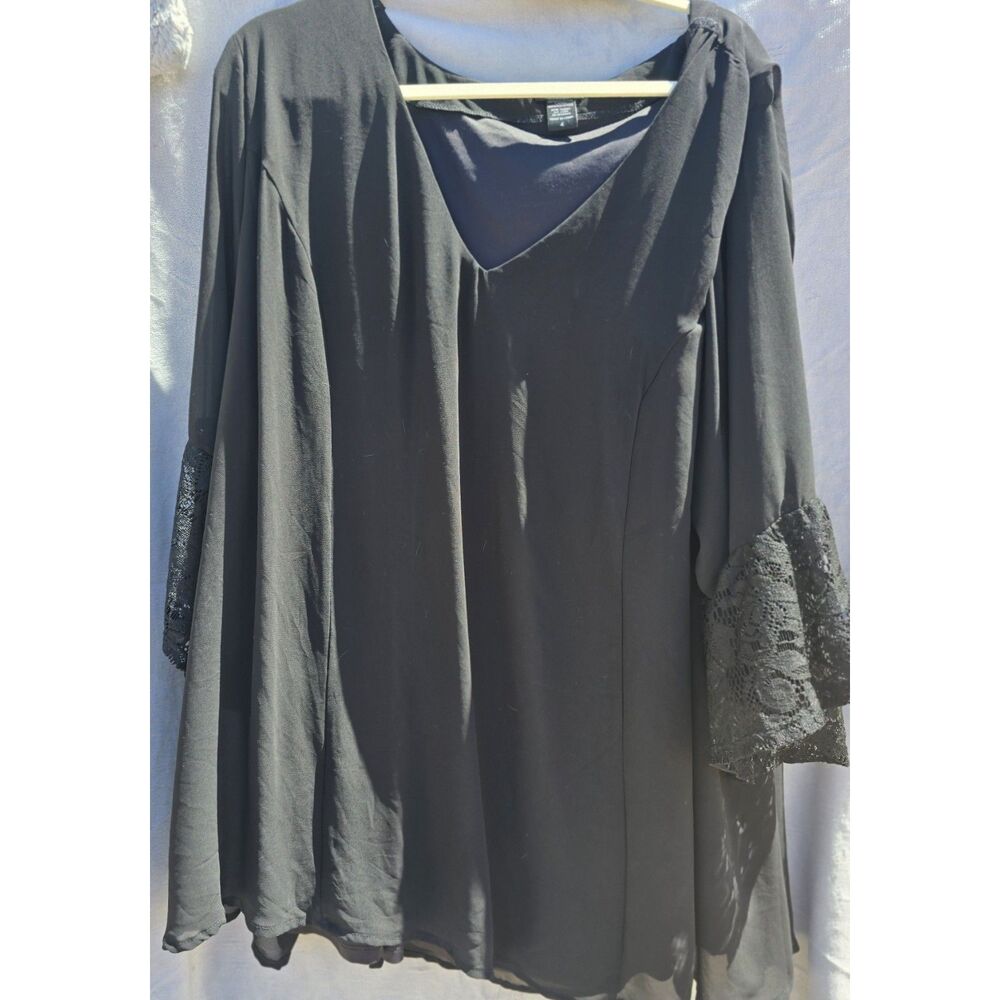 Torrid Black Sheer Tunic Sz 4 I-16